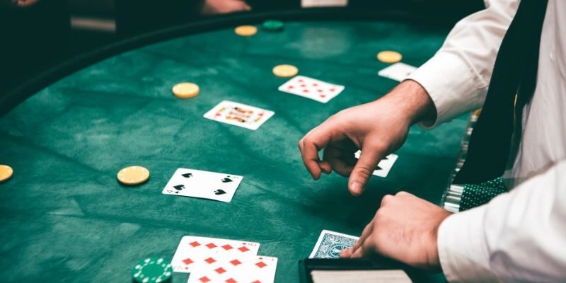 Tổng điểm hợp lệ quyết định kết quả của ván đấu 